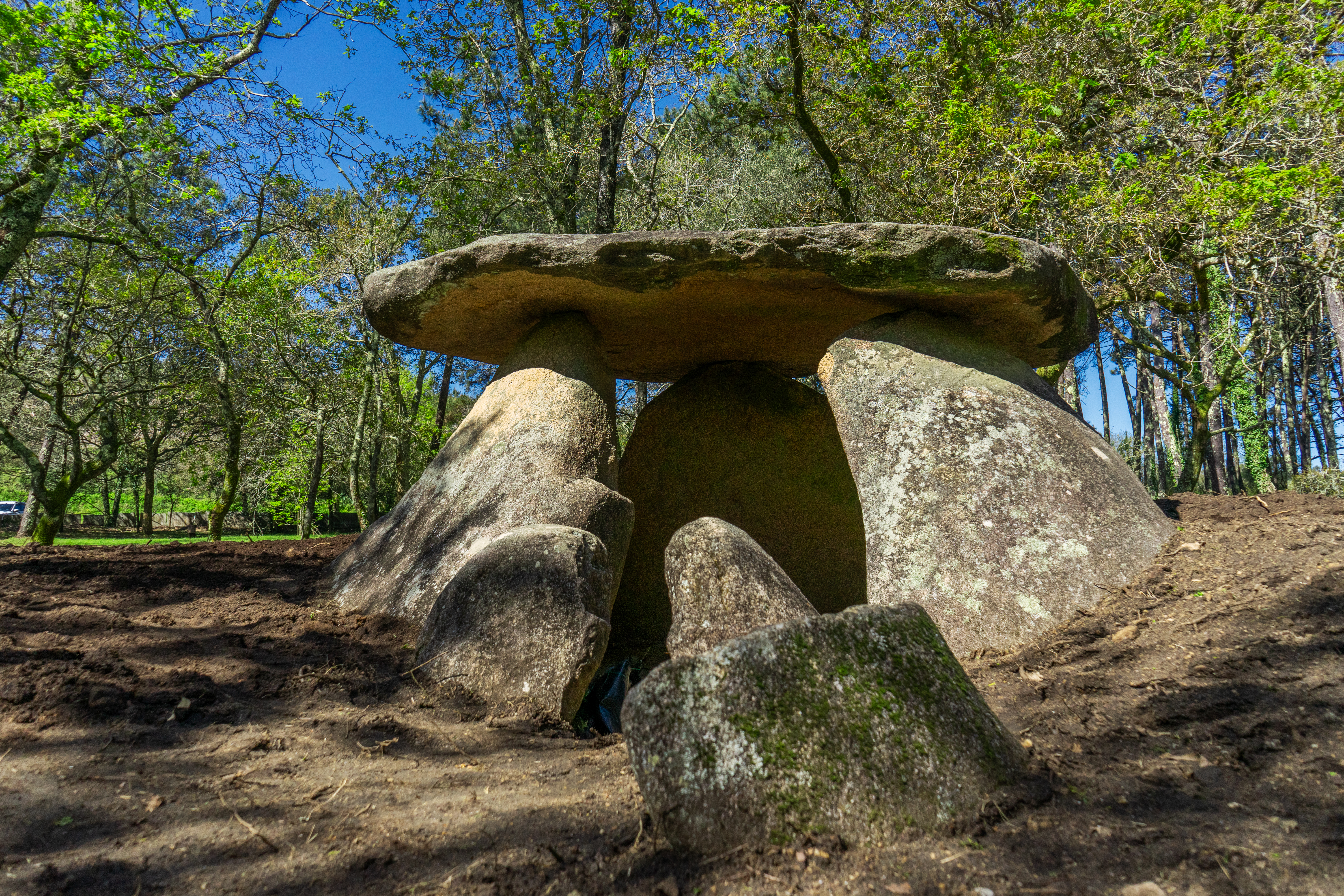 Dolmen de Axeitos Dolmen de Axeitos